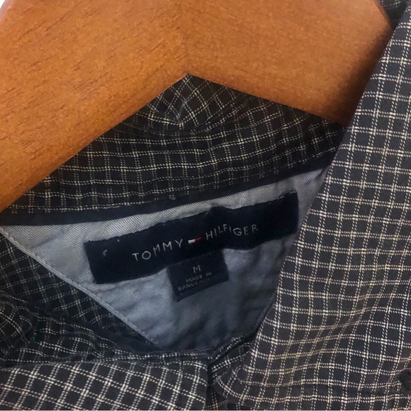 Tommy Hilfiger Men’s Grey Button Down Short Sleeve Dress Shirt - Picture 4 of 8